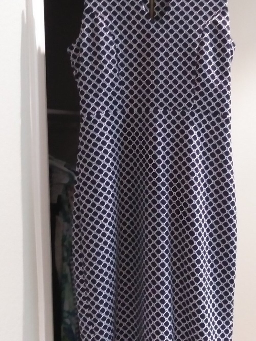 pencil dress, sleeveless, work dress (Nina Leonard)